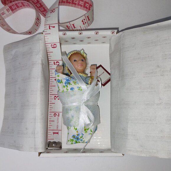Ashton-Drake “Happy as a Lark” Mini Doll – Sweet As You Please Collection (2008) - Picture 3 of 5